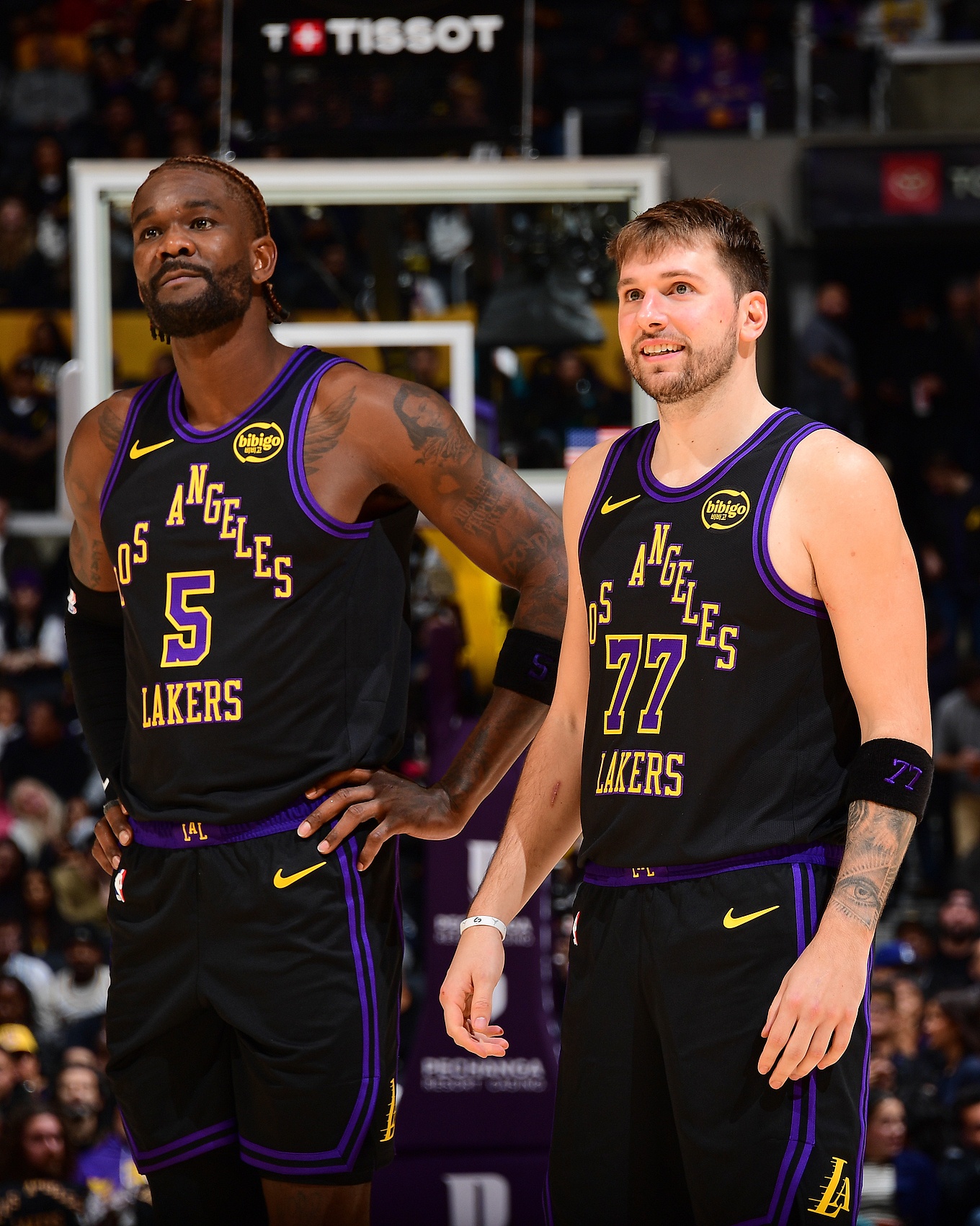 九游娱乐-艾顿已引起湖人将帅不满!消息人士:内线球员排着队想搭档东契奇