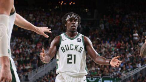 九游官网-首战手感低迷？霍勒迪：我们进攻还行 防守差点意思