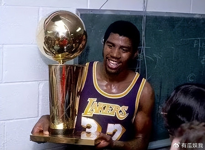 九游游戏-NBA史上最具含金量的10个FMVP：乔丹两次上榜，11年诺天王第三！|奥尼尔|总决赛|德克·诺维茨基|系列赛|魔术师_新浪体育_新浪新闻